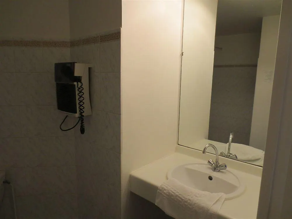 Hotel Sable Et Soleil - Port, Plage Et Jacuzzi Prive Frejus France