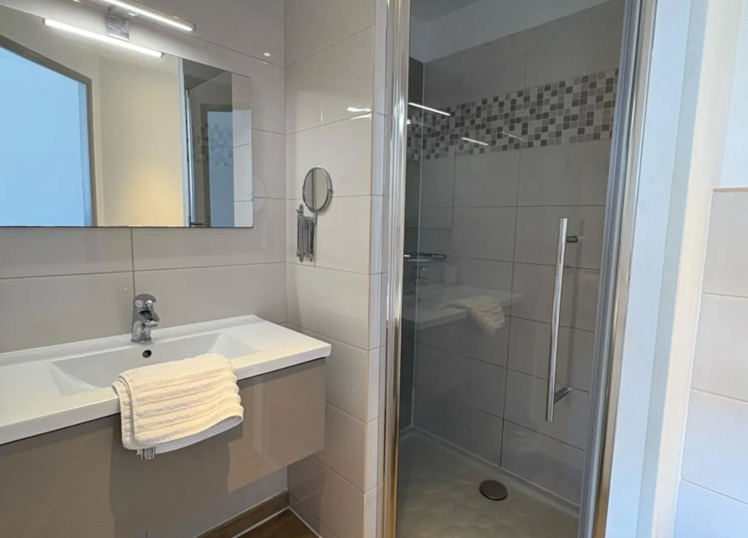 ***  Hotel Sable Et Soleil - Port, Plage Et Jacuzzi Prive Frejus France