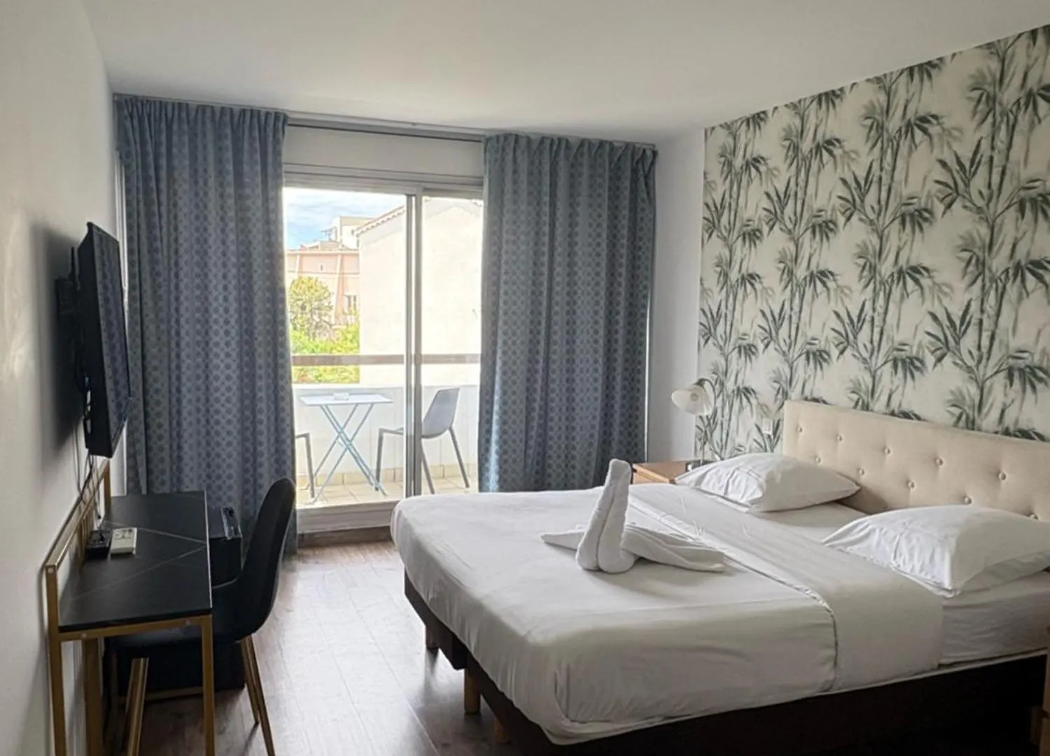 Hotel Sable Et Soleil - Port, Plage Et Jacuzzi Prive Fréjus 3*,