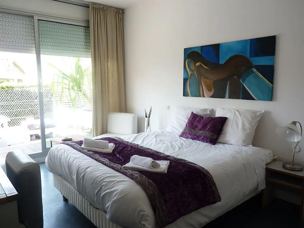 Hotel Sable Et Soleil - Port, Plage Et Jacuzzi Prive Frejus 3*,