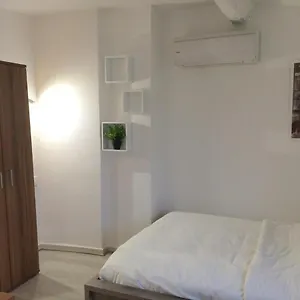 t2bis-coup-de-coeur-intra-muros-avignon.fr-provencehotel.com/