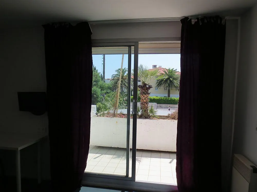Hotel Sable Et Soleil - Port, Plage Et Jacuzzi Prive Frejus