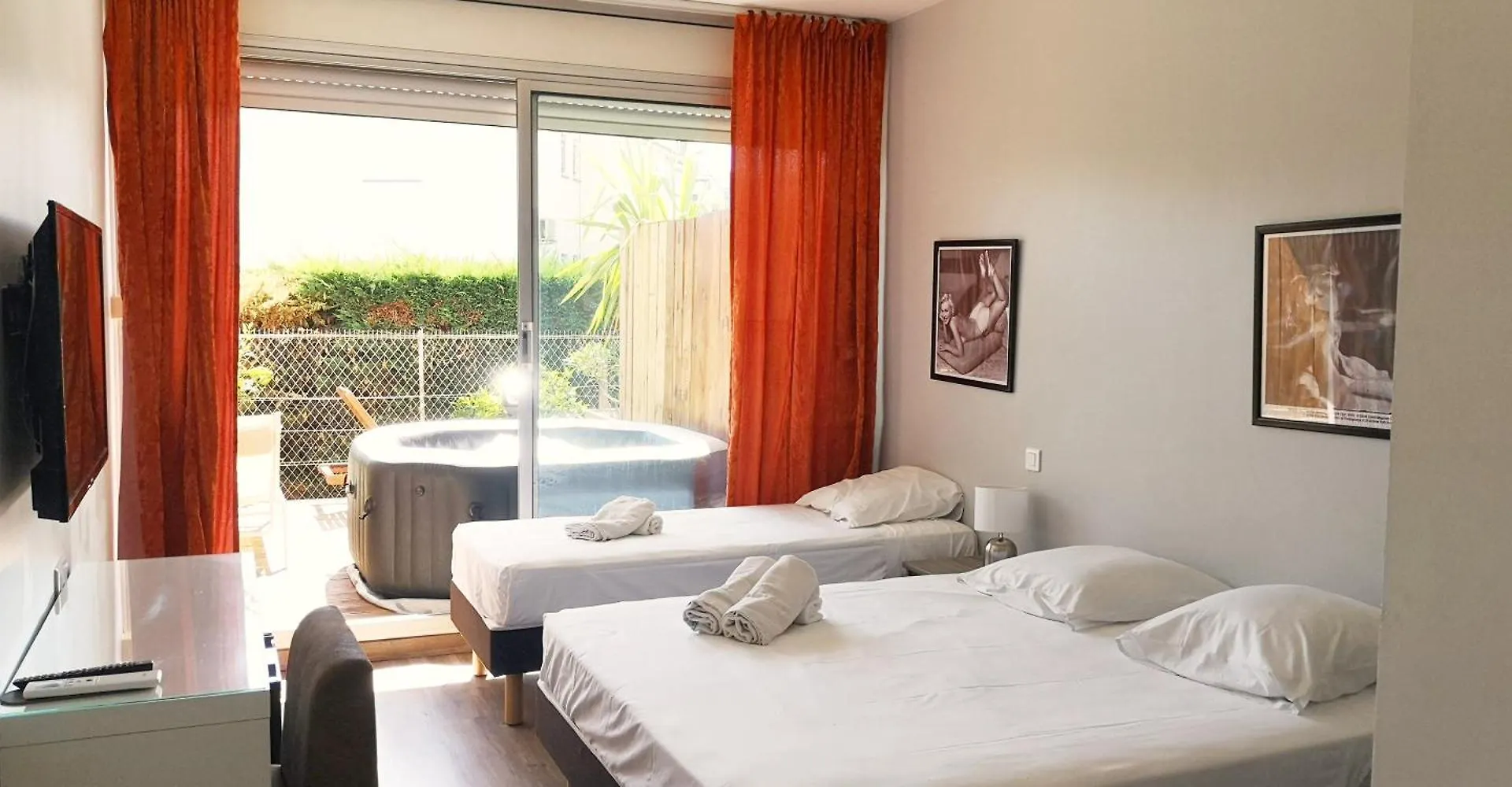 ***  Hotel Sable Et Soleil - Port, Plage Et Jacuzzi Prive Fréjus Frankrijk