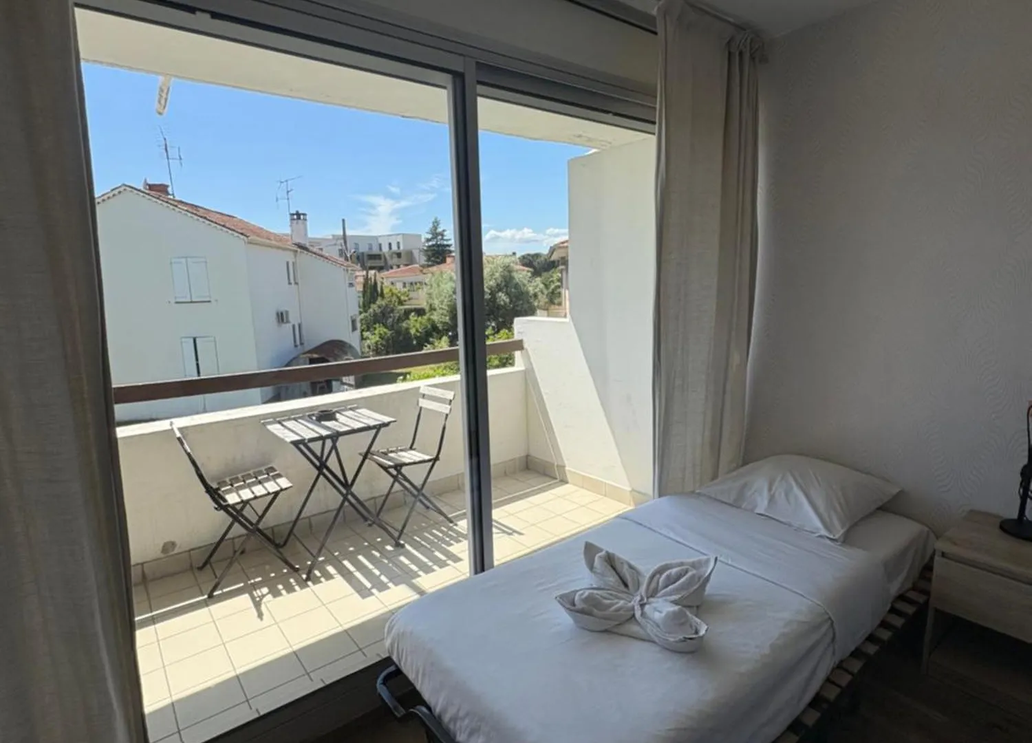 Hotel Sable Et Soleil - Port, Plage Et Jacuzzi Prive Frejus France