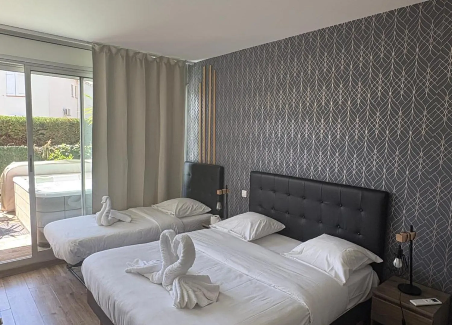 Hotel Sable Et Soleil - Port, Plage Et Jacuzzi Prive Frejus 3*,  France