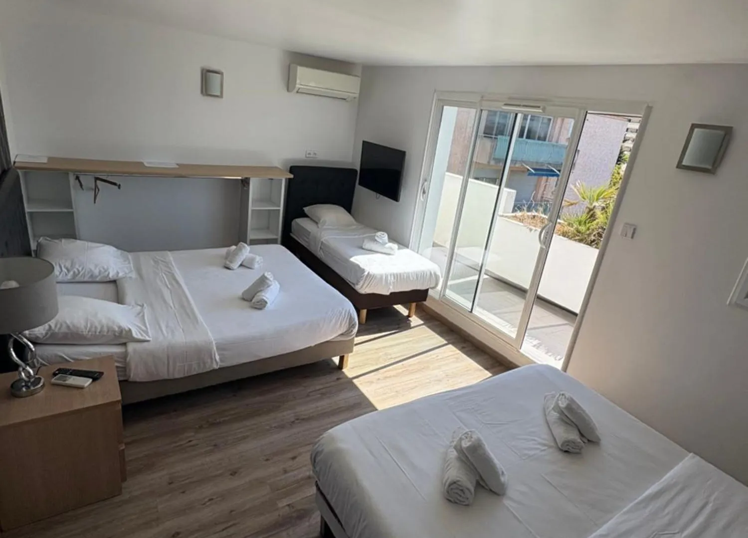 Hotel Sable Et Soleil - Port, Plage Et Jacuzzi Prive Frejus
