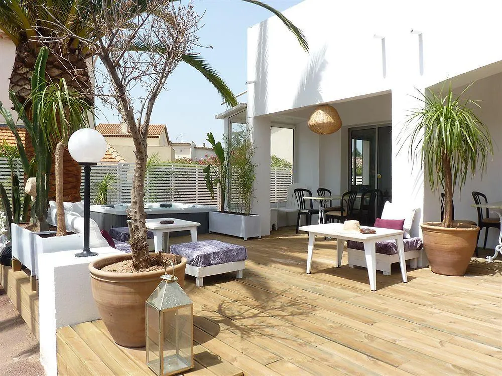 Hotel Sable Et Soleil - Port, Plage Et Jacuzzi Prive Fréjus
