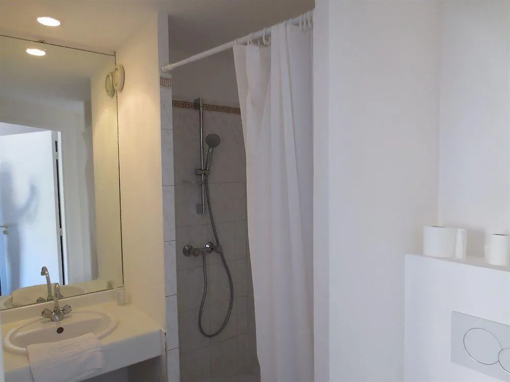 Hotel Sable Et Soleil - Port, Plage Et Jacuzzi Prive Frejus