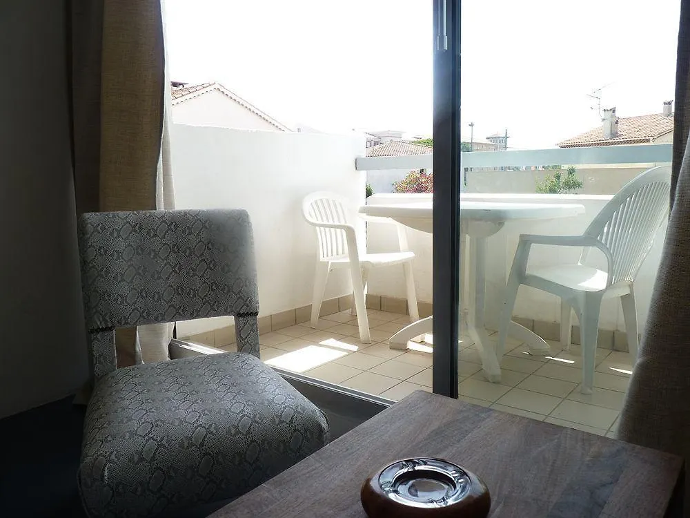 Hotel Sable Et Soleil - Port, Plage Et Jacuzzi Prive Frejus