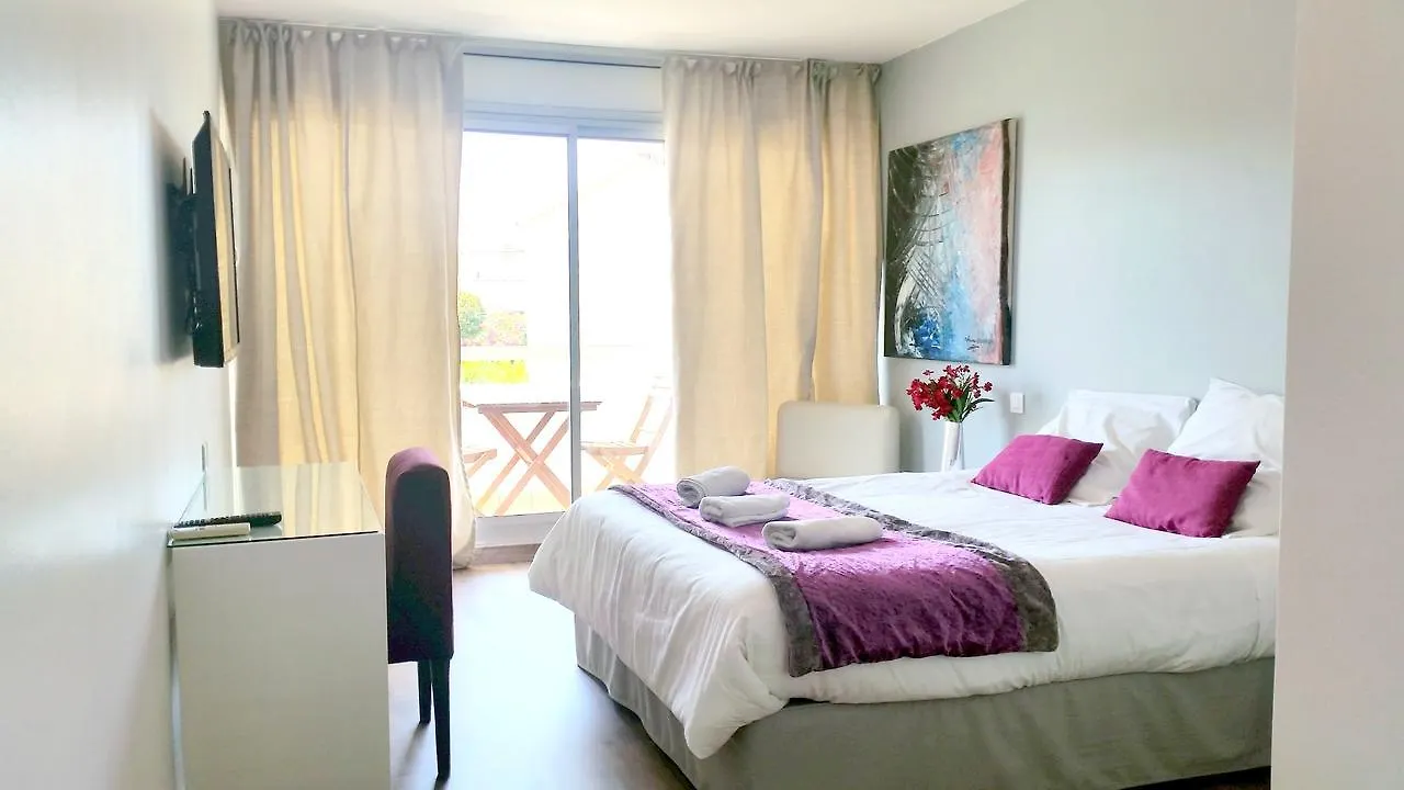 Hotel Sable Et Soleil - Port, Plage Et Jacuzzi Prive Fréjus 3*,  Frankrijk