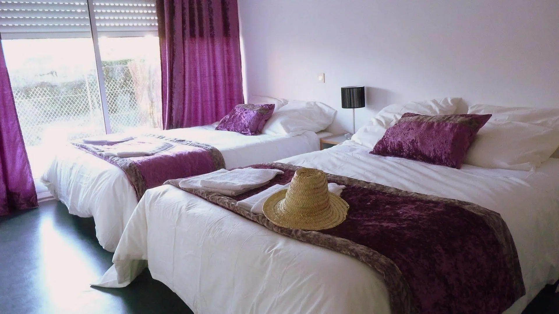Hotel Sable Et Soleil - Port, Plage Et Jacuzzi Prive Frejus