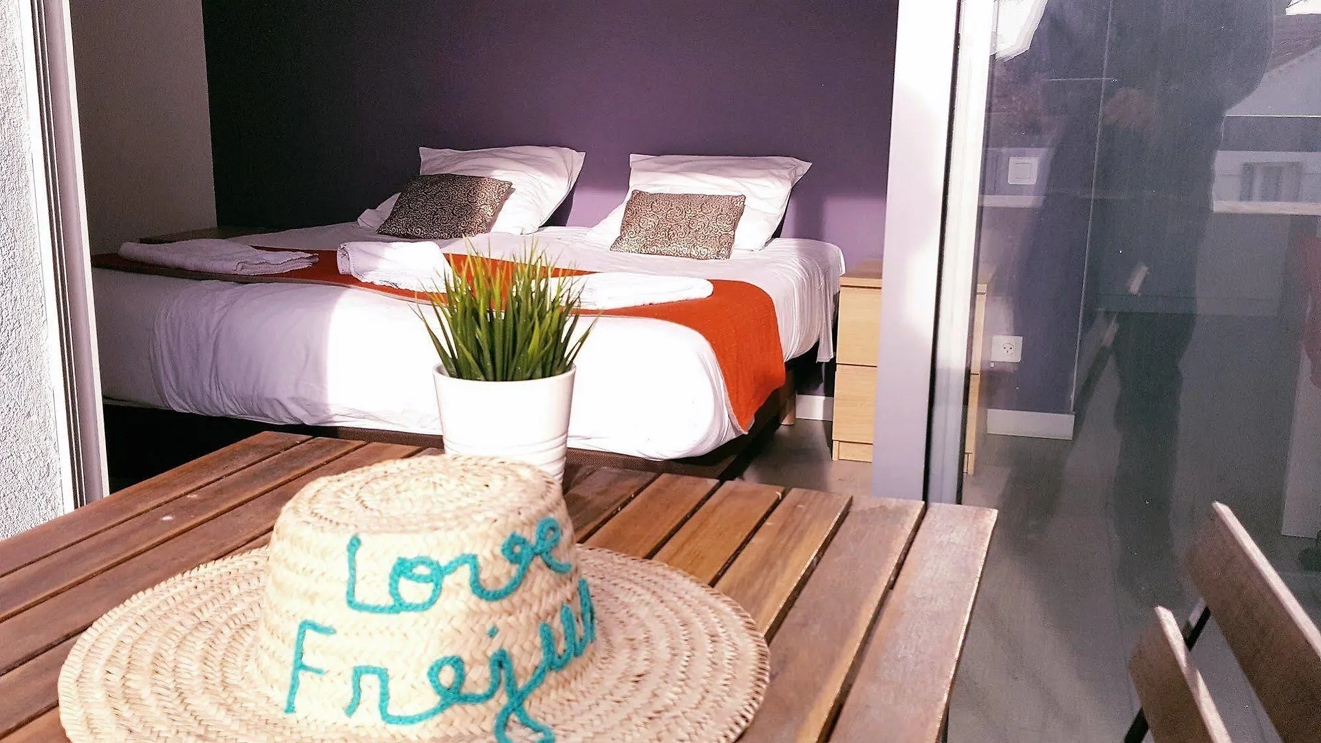 Hotel Sable Et Soleil - Port, Plage Et Jacuzzi Prive Frejus