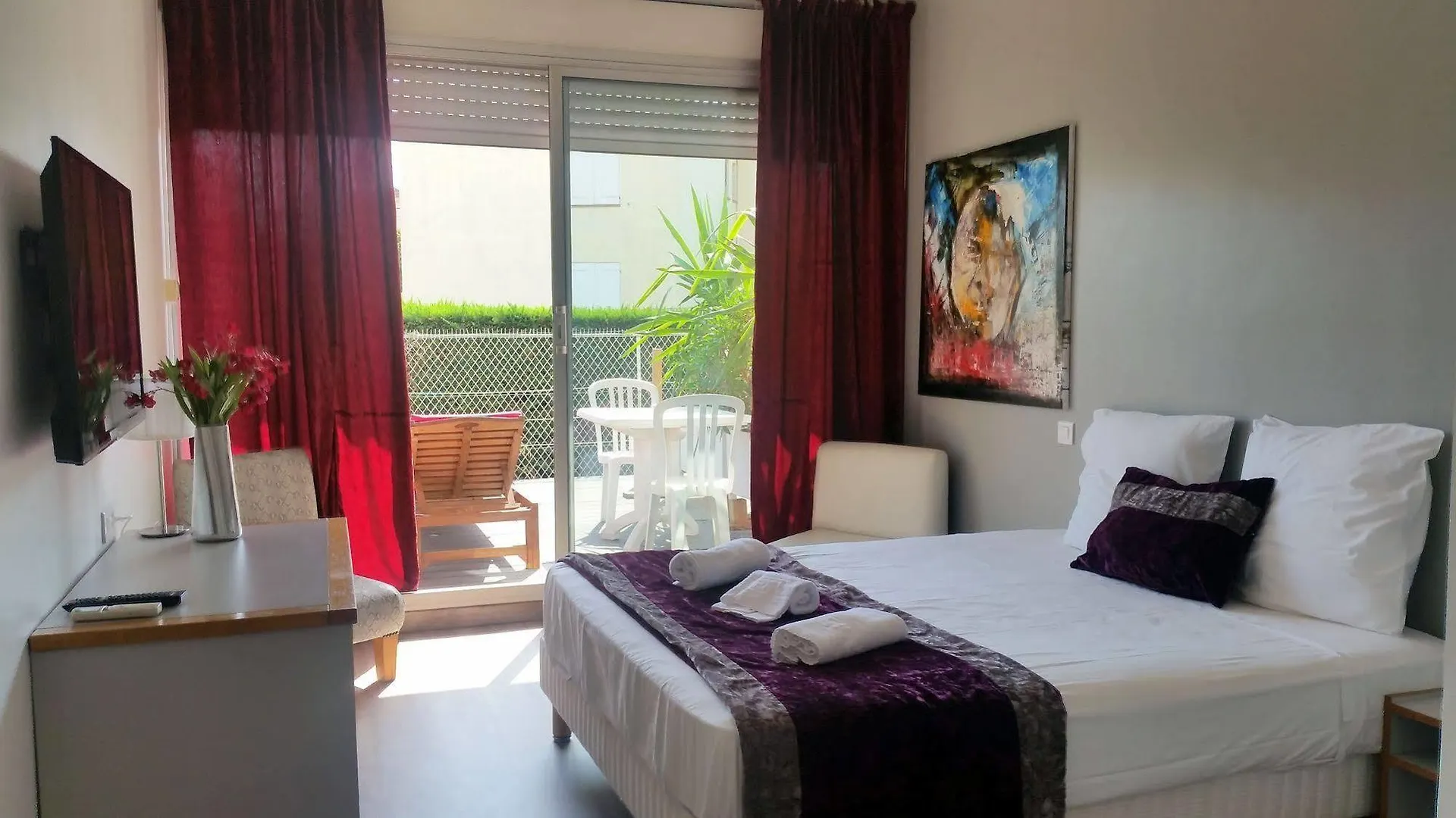 Hotel Sable Et Soleil - Port, Plage Et Jacuzzi Prive Fréjus