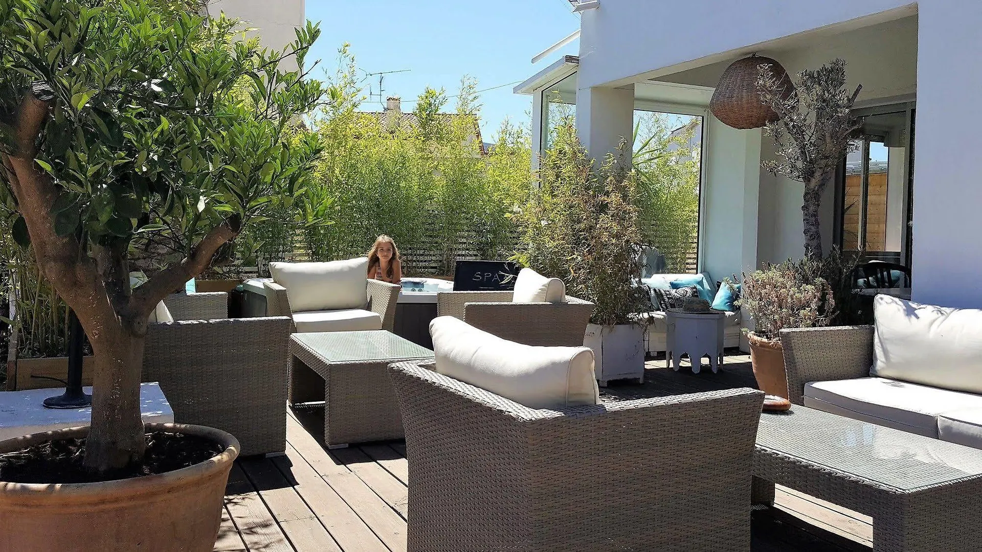 Hotel Sable Et Soleil - Port, Plage Et Jacuzzi Prive Frejus